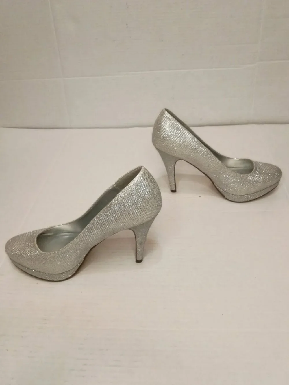 Call It Spring Silver Glitter Platform Pumps Women’s Size 9